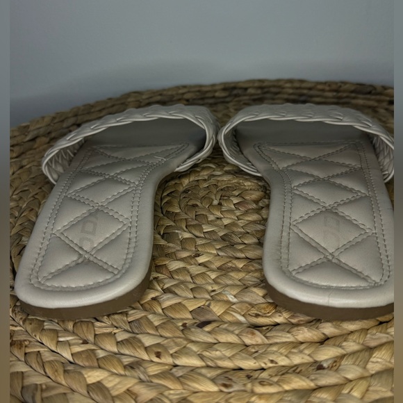 Breaded Sandal 7.5 Square Toe Women's in Cream | Wide Foot | Soda Slide-On - Picture 4 of 4